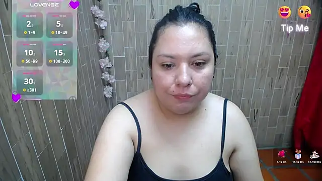 solyeria online show from March 26, 2026, 4:00 am