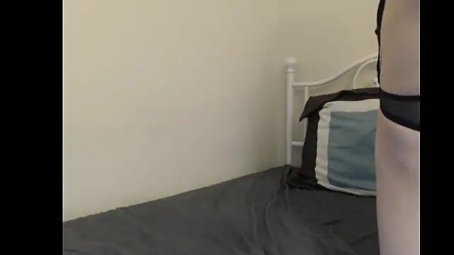 lyssaxoxx online show from December 17, 2024, 9:05 pm