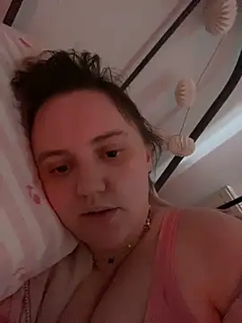 Lella Ryann  online show from May 31, 2026, 1:28 pm