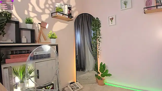 Lella Ryann  online show from May 15, 2026, 11:03 pm