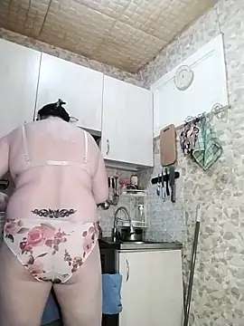 Snapshot of Holly-69 chatting on February 12, 2026, 10:59 am Holly-69 online show from February 12, 2026, 10:59 am