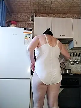 Snapshot of Holly-69 chatting on February 28, 2026, 9:20 am Holly-69 online show from February 28, 2026, 9:20 am