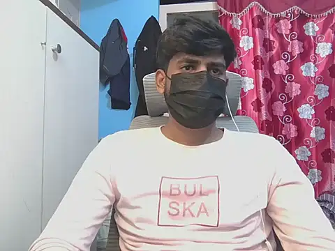 Snapshot of KissesBoyAD chatting on February 17, 2026, 6:05 pm KissesBoyAD online show from February 17, 2026, 6:05 pm