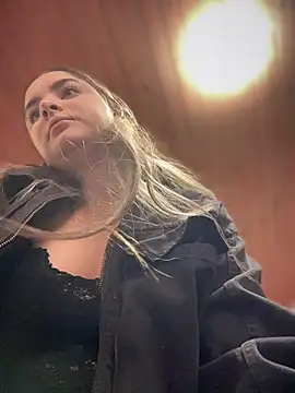 imlindapink online show from October 22, 2025, 4:28 pm