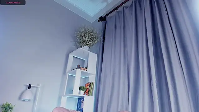 Snapshot of ElizavecaSunrise chatting on March 8, 2025, 4:06 pm ElizavecaSunrise online show from March 8, 2025, 4:06 pm