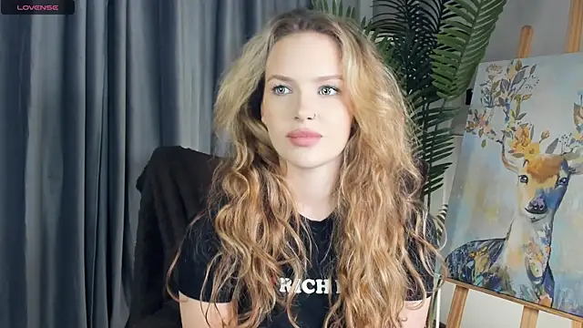 Snapshot of ElizavecaSunrise chatting on November 3, 2025, 2:09 pm ElizavecaSunrise online show from November 3, 2025, 2:09 pm