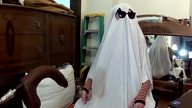 Snapshot of MaxJr8008 chatting on October 30, 2025, 6:55 am MaxJr8008 online show from October 30, 2025, 6:55 am