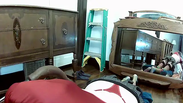 Snapshot of MaxJr8008 chatting on September 19, 2025, 6:06 am MaxJr8008 online show from September 19, 2025, 6:06 am