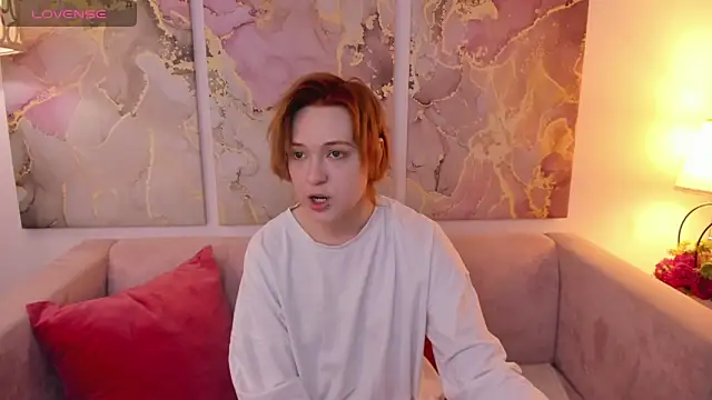 fiamoory online show from March 4, 2025, 4:27 am