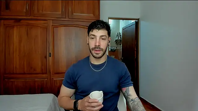 Snapshot of Guyinthemountain chatting on July 23, 2026, 2:46 pm Guyinthemountain online show from July 23, 2026, 2:46 pm