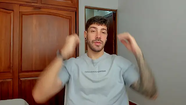 Snapshot of Guyinthemountain chatting on June 26, 2026, 4:02 pm Guyinthemountain online show from June 26, 2026, 4:02 pm
