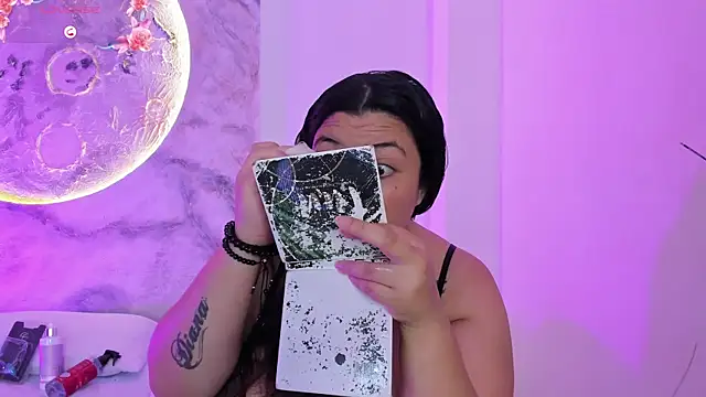 Snapshot of JulietaKane chatting on February 13, 2026, 4:56 am JulietaKane online show from February 13, 2026, 4:56 am