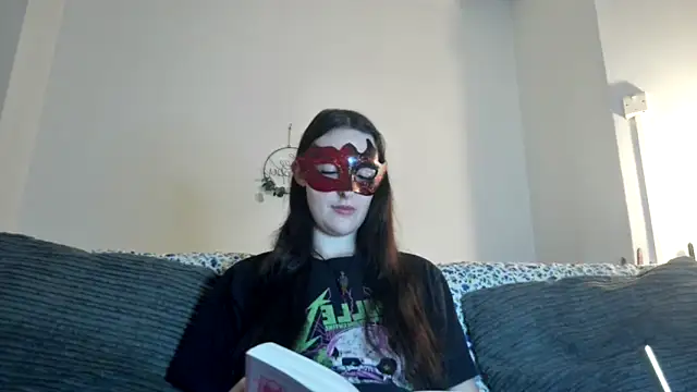 LexiSnowUK online show from December 15, 2025, 9:26 am