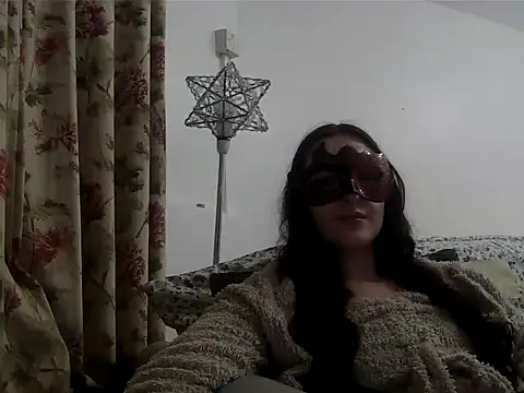 Snapshot of LexiSnowUK chatting on February 2, 2026, 9:58 pm LexiSnowUK online show from February 2, 2026, 9:58 pm