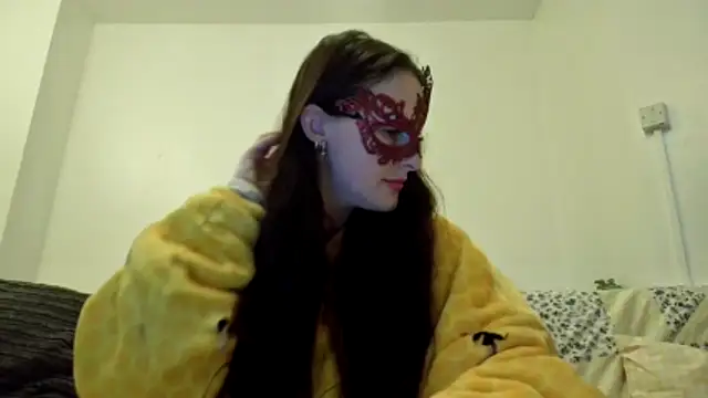 LexiSnowUK online show from December 1, 2025, 10:16 am