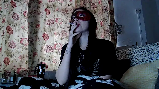 LexiSnowUK online show from December 19, 2025, 10:06 am