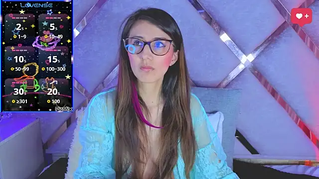  jade white  online show from March 5, 2026, 1:51 pm