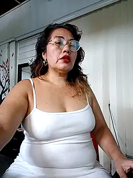 anniecoopeer online show from October 7, 2025, 3:13 pm