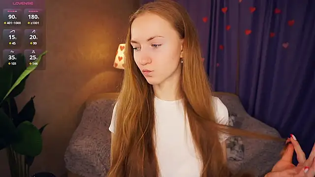 EsmaCarll online show from February 28, 2025, 8:28 pm