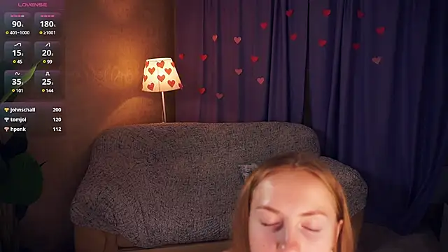 EsmaCarll online show from March 3, 2025, 12:01 am