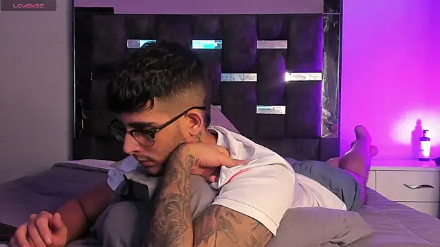 Snapshot of iamcamiloo_ chatting on March 7, 2025, 7:30 am iamcamiloo online show from March 7, 2025, 7:30 am