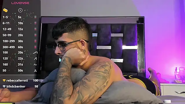 Snapshot of iamcamiloo_ chatting on March 22, 2025, 7:15 am iamcamiloo online show from March 22, 2025, 7:15 am