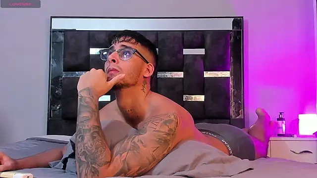 Snapshot of iamcamiloo_ chatting on March 3, 2025, 3:16 am iamcamiloo online show from March 3, 2025, 3:16 am