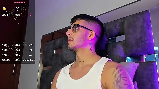 Snapshot of iamcamiloo_ chatting on March 21, 2025, 2:07 am iamcamiloo online show from March 21, 2025, 2:07 am