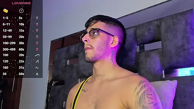 Snapshot of iamcamiloo_ chatting on March 22, 2025, 1:11 am iamcamiloo online show from March 22, 2025, 1:11 am