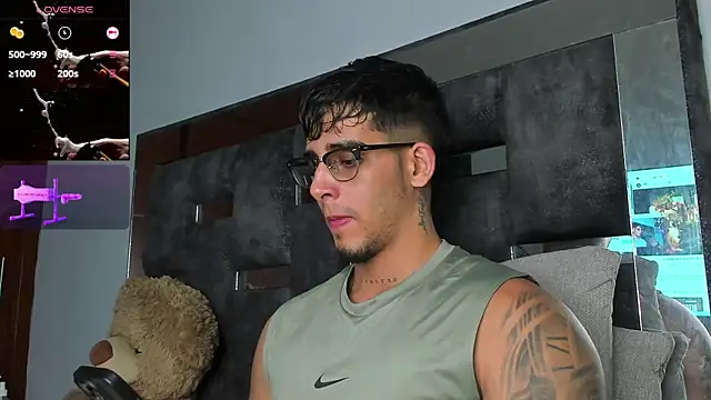 Snapshot of iamcamiloo_ chatting on September 12, 2025, 5:40 am iamcamiloo online show from September 12, 2025, 5:40 am