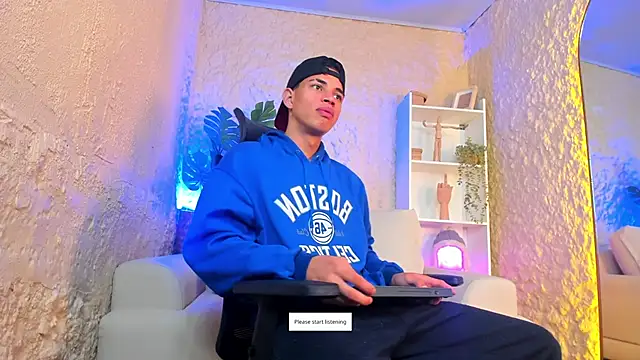 Snapshot of Benjamin_More chatting on March 13, 2025, 2:27 am Benjamin More online show from March 13, 2025, 2:27 am