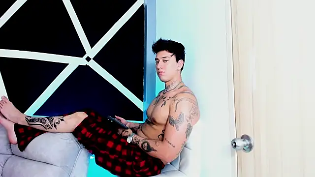 JUSTIN FULLER1 online show from September 24, 2025, 6:58 pm