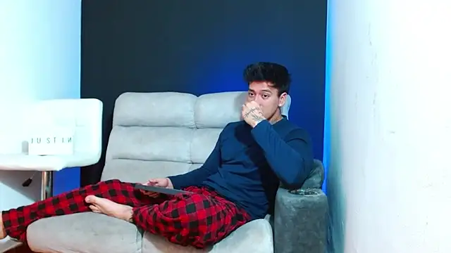 Snapshot of JUSTIN_FULLER1 chatting on February 17, 2026, 6:54 am JUSTIN FULLER1 online show from February 17, 2026, 6:54 am