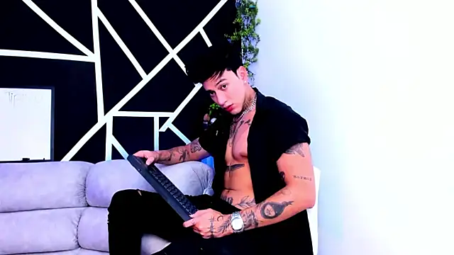 JUSTIN FULLER1 online show from March 7, 2025, 9:06 pm