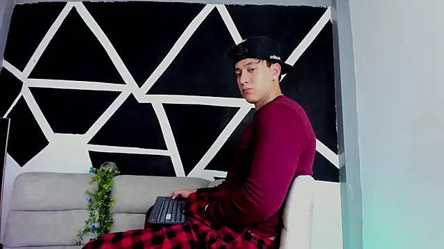 JUSTIN FULLER1 online show from November 6, 2025, 9:52 pm