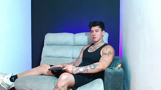 Snapshot of JUSTIN_FULLER1 chatting on February 2, 2026, 2:32 am JUSTIN FULLER1 online show from February 2, 2026, 2:32 am