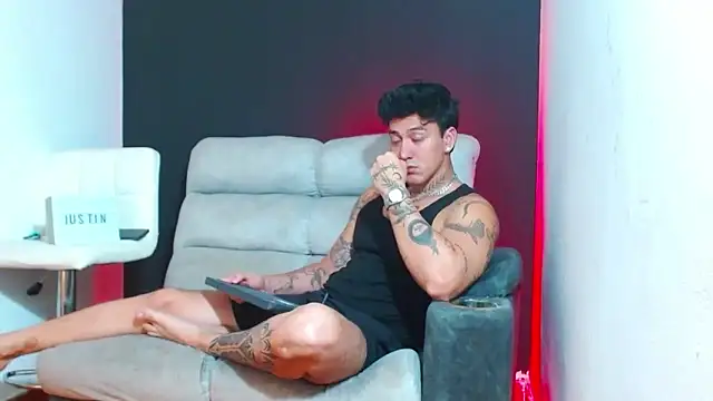 Snapshot of JUSTIN_FULLER1 chatting on February 19, 2026, 9:01 pm JUSTIN FULLER1 online show from February 19, 2026, 9:01 pm