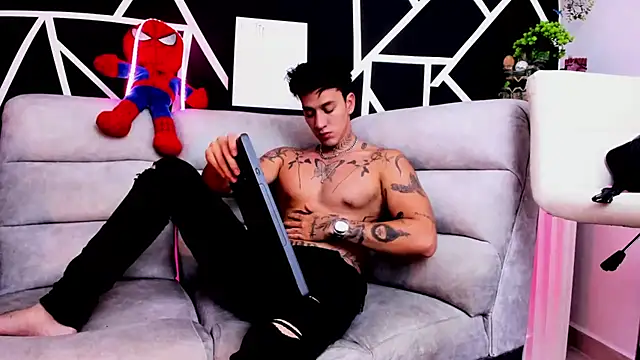 JUSTIN FULLER1 online show from March 13, 2025, 1:21 am