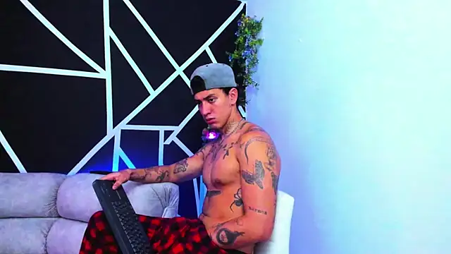 JUSTIN FULLER1 online show from February 9, 2025, 2:29 pm