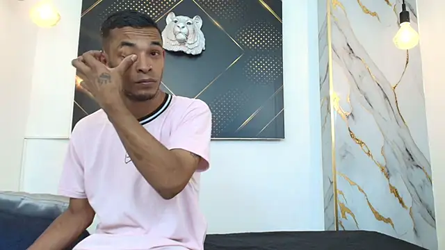 Snapshot of JordanAndAndrew chatting on September 18, 2025, 7:39 pm JordanAndAndrew online show from September 18, 2025, 7:39 pm