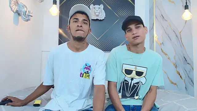 Snapshot of JordanAndAndrew chatting on October 8, 2025, 9:04 pm JordanAndAndrew online show from October 8, 2025, 9:04 pm