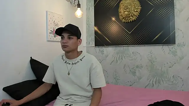 Snapshot of JordanAndAndrew chatting on February 26, 2025, 7:32 pm JordanAndAndrew online show from February 26, 2025, 7:32 pm