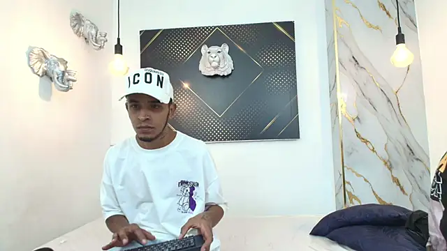 Snapshot of JordanAndAndrew chatting on October 4, 2025, 8:10 pm JordanAndAndrew online show from October 4, 2025, 8:10 pm