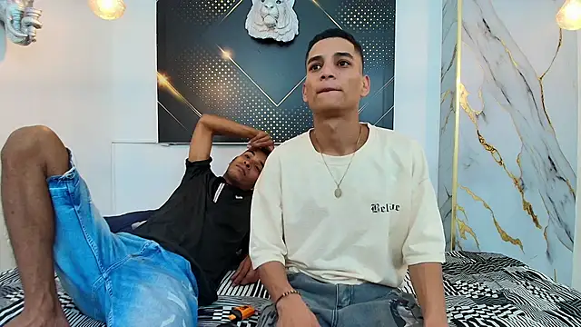 Snapshot of JordanAndAndrew chatting on September 10, 2025, 7:46 pm JordanAndAndrew online show from September 10, 2025, 7:46 pm