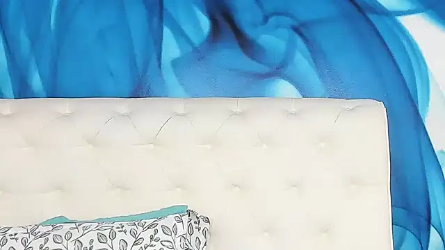 SkinnyDolly online show from April 2, 2026, 2:08 am