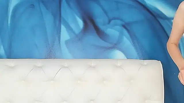 SkinnyDolly online show from October 7, 2025, 2:12 am