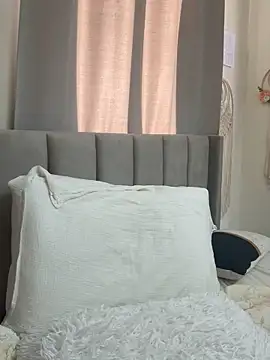 emma05 online show from September 29, 2025, 6:09 am