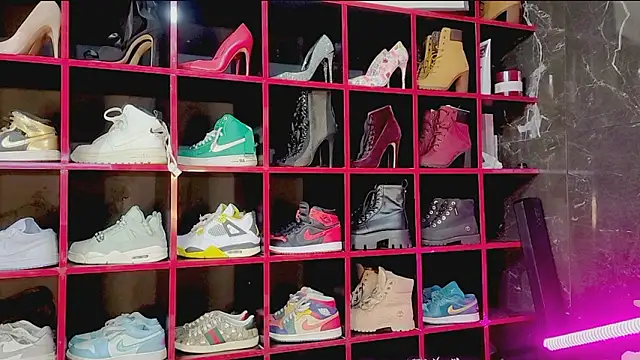 Snapshot of Indianbrownie chatting on March 18, 2026, 3:03 pm Indianbrownie online show from March 18, 2026, 3:03 pm