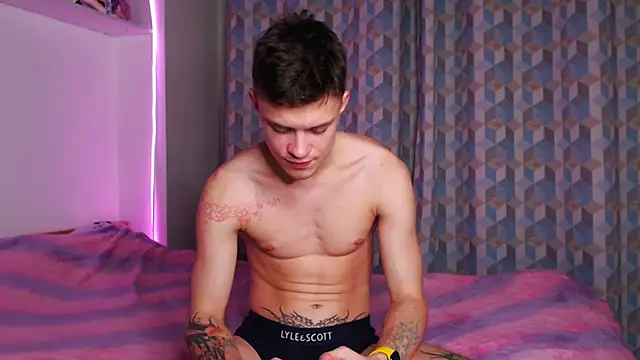 hornyadamsex online show from November 20, 2025, 9:25 pm