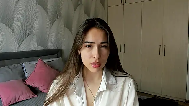 Bambiii bby online show from May 26, 2026, 5:49 am
